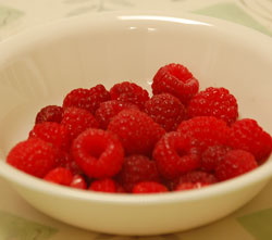 Bowl of raspberries